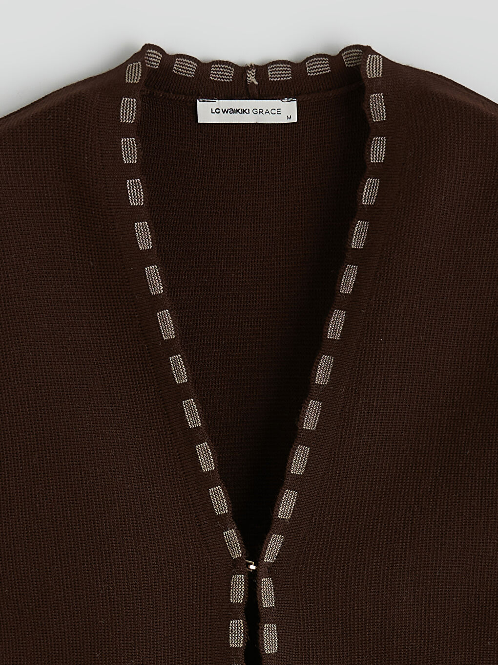 Kahverengi V Yaka Desenli Kadın Triko Yelek	-1