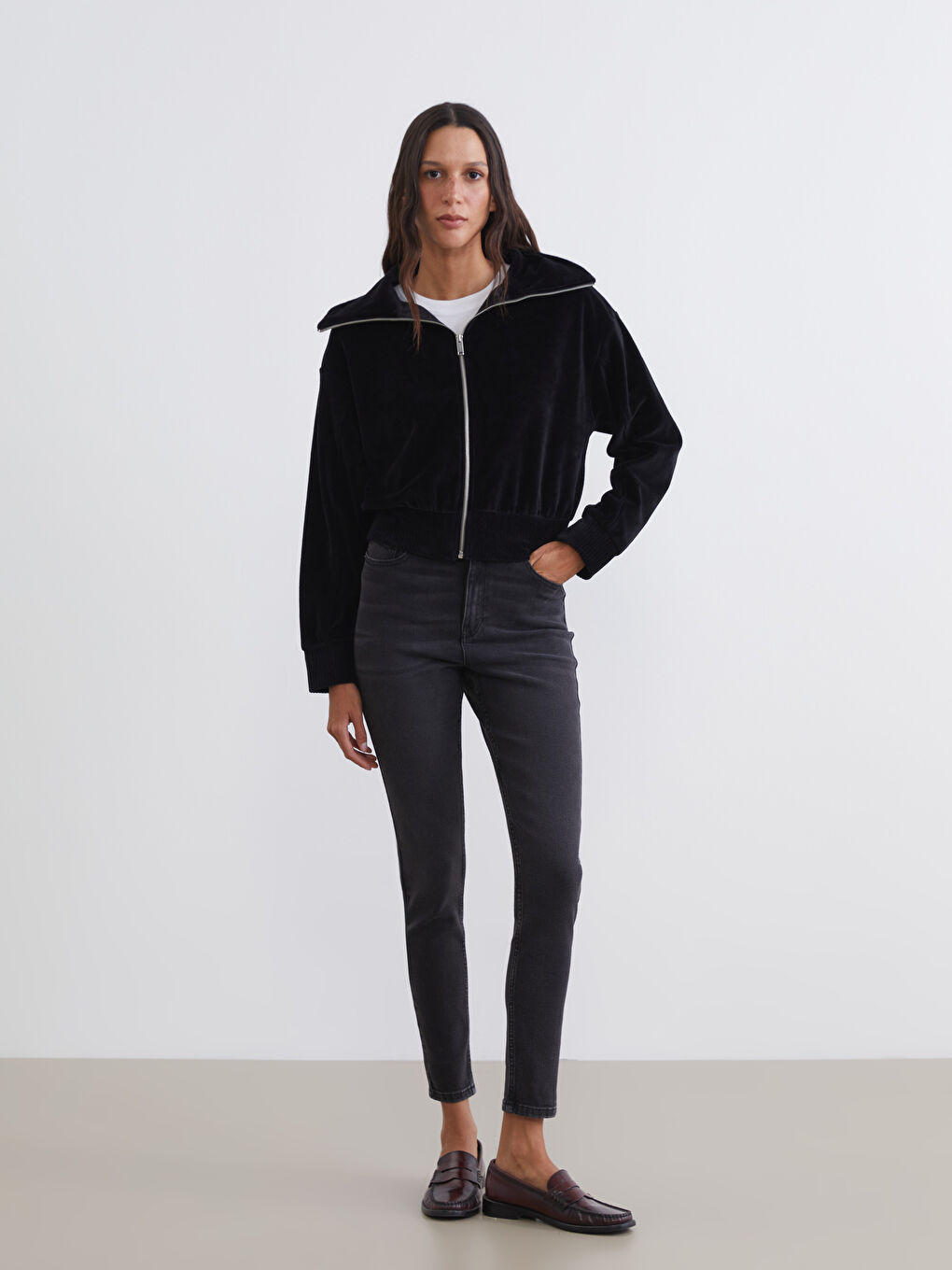 Siyah Dik Yaka Oversize Kadın Fermuarlı Sweatshirt-1