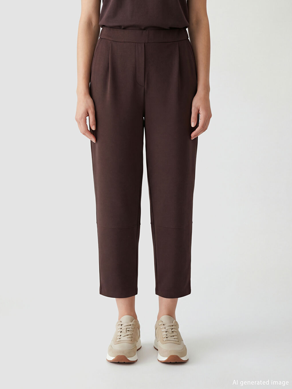 Kahverengi Beli Lastikli Pileli Kadın Eşofman Altı-1