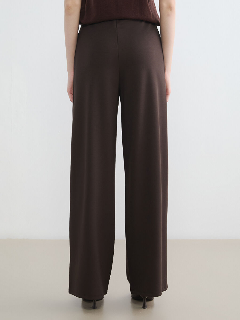 Kahverengi Beli Lastikli Geniş Paça Kadın Eşofman Altı-3