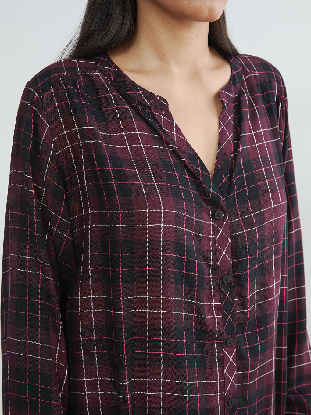 Асимметричная клетчатая оверсайз блузка-3