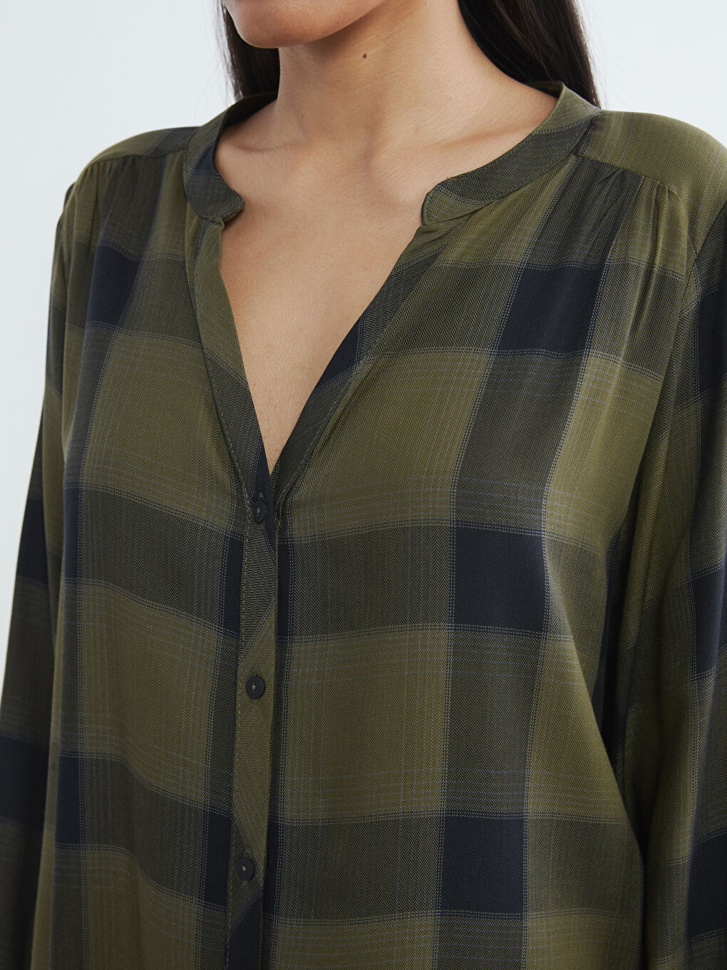 Haki Kaçık Yaka Ekose Oversize Bluz-3