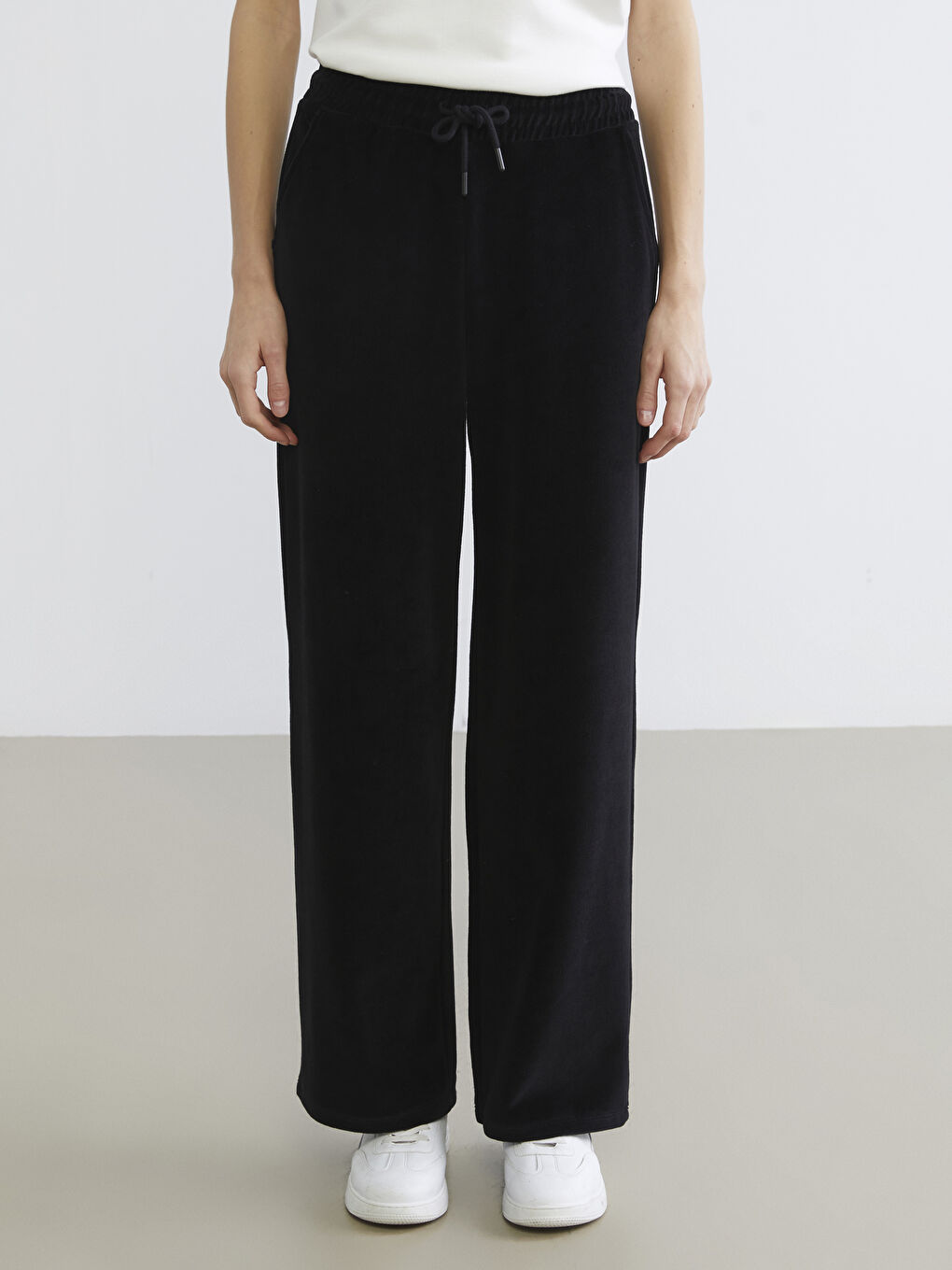 Siyah Beli Lastikli Kadife Kadın Eşofman Altı-1