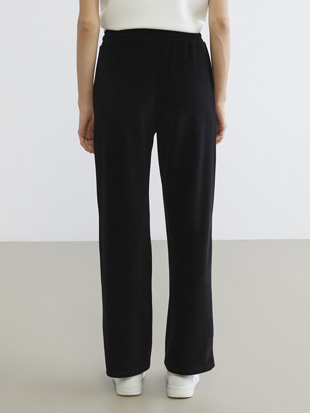 Siyah Beli Lastikli Kadife Kadın Eşofman Altı-3