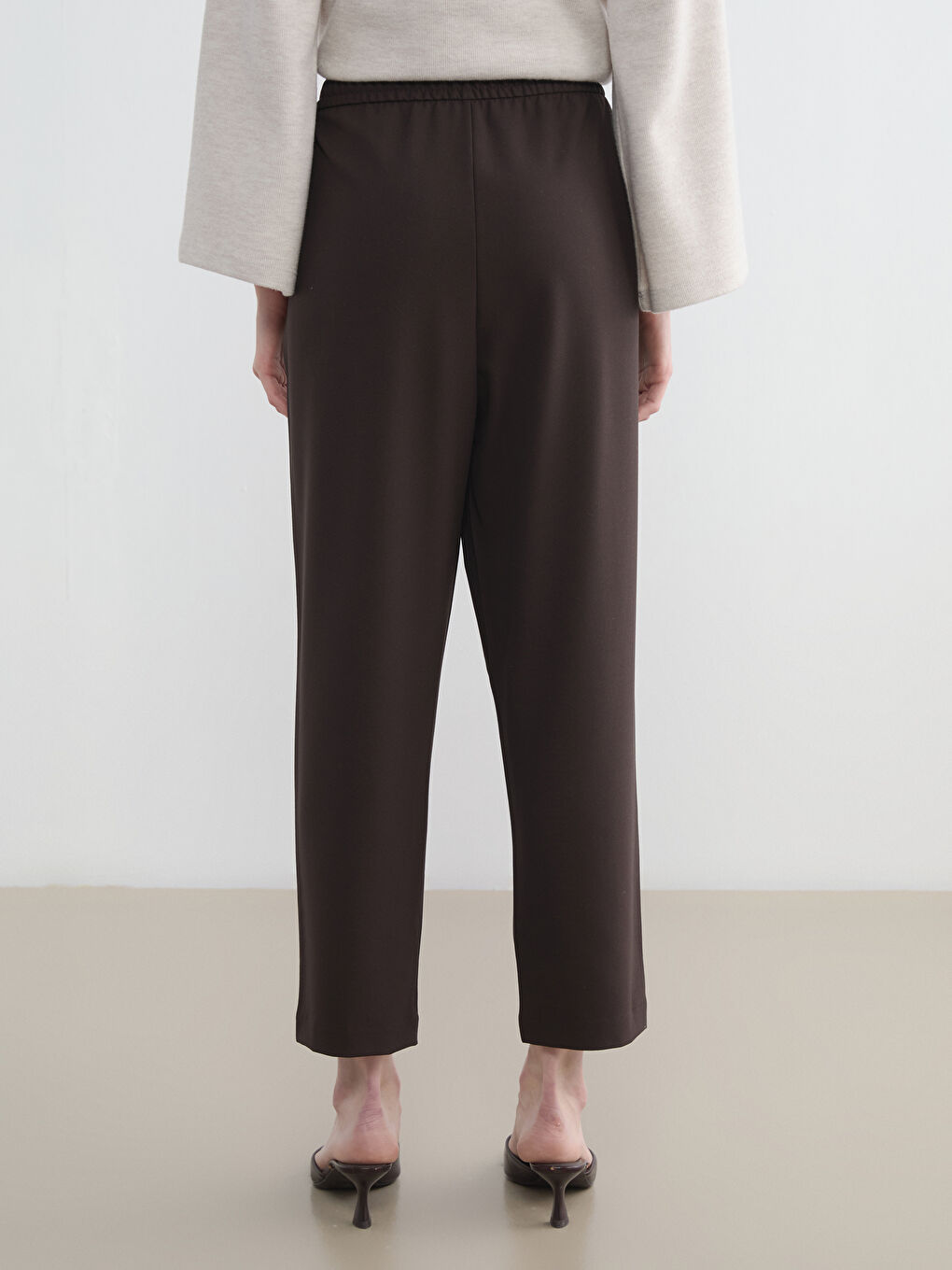 Kahverengi Beli Lastikli Kadın Pantolon-3