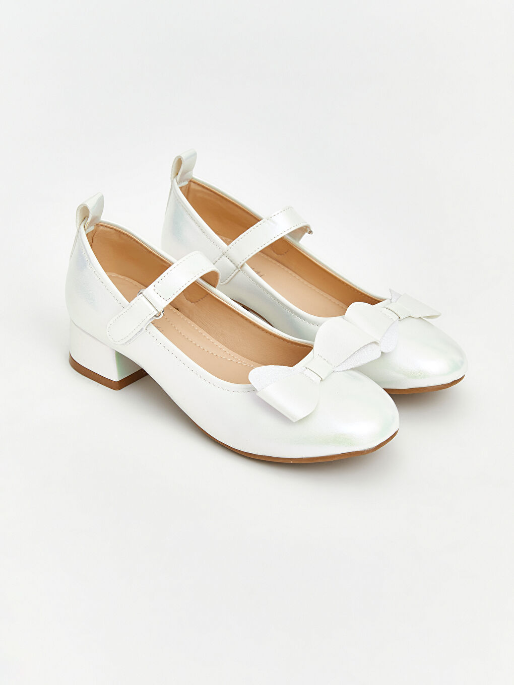 Ekru Fiyonk Görünümlü Kız Çocuk Babet