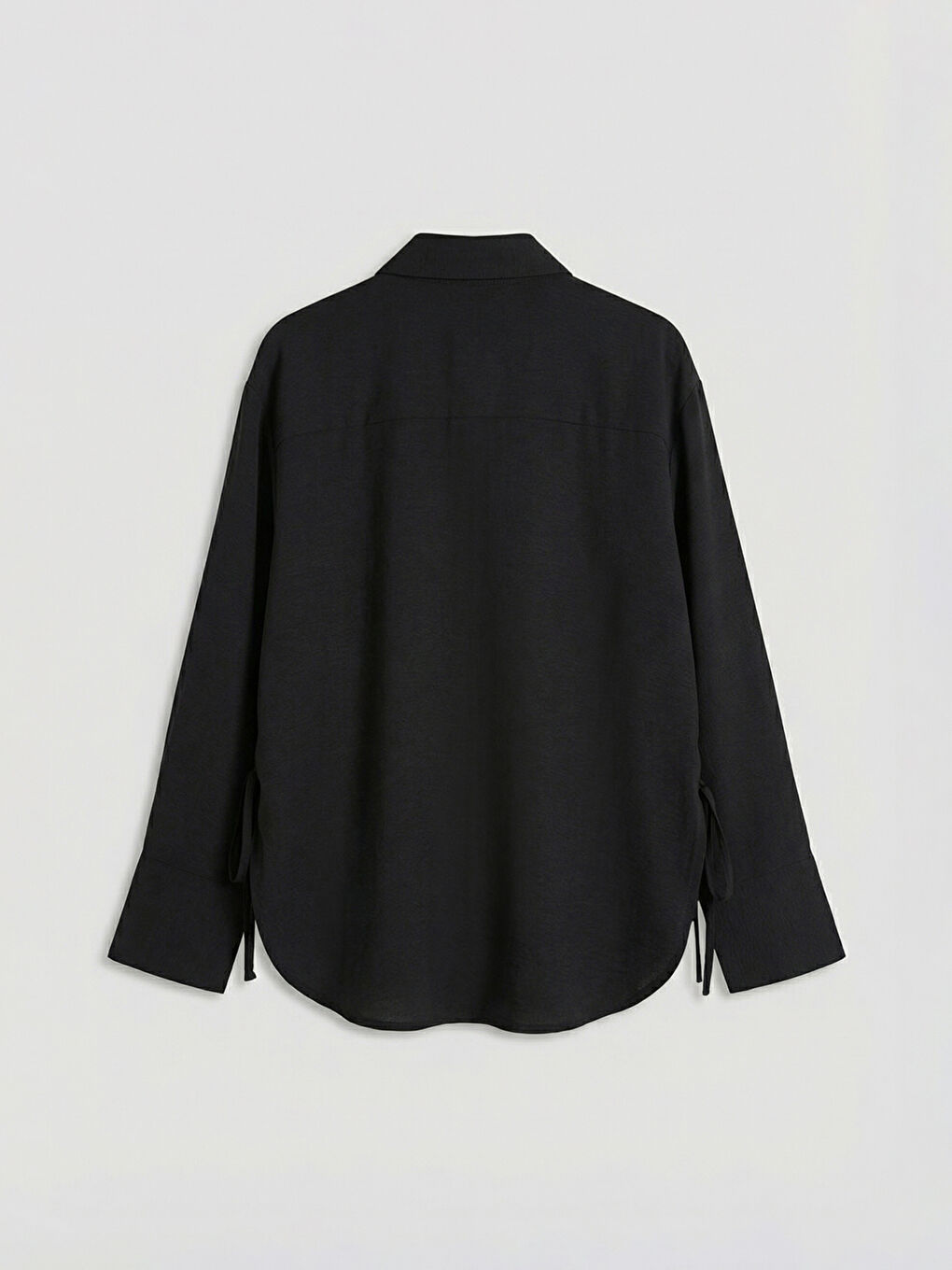 Siyah Bağlama Detaylı Kadın Gömlek-1