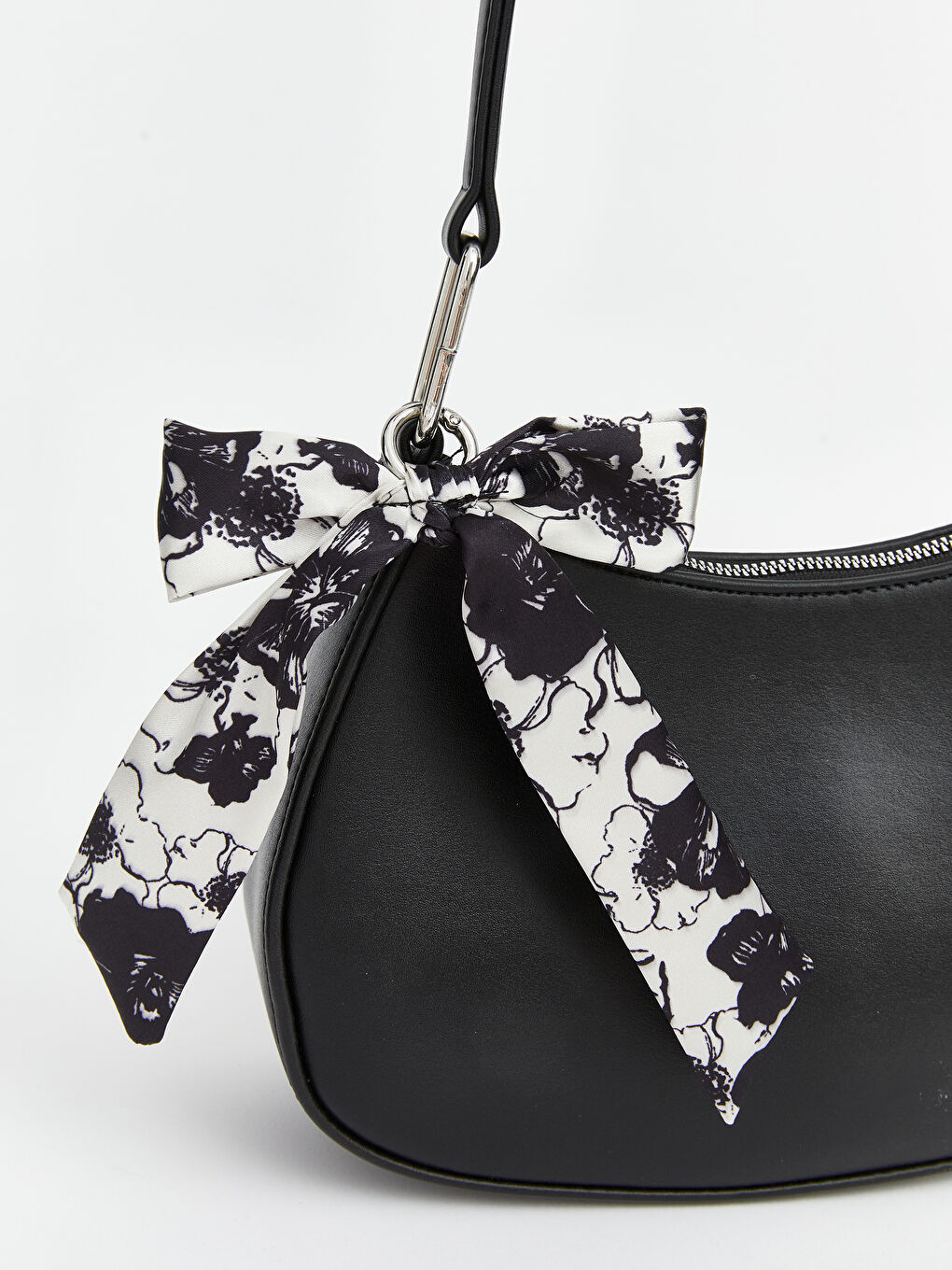 Siyah Deri Görünümlü Kadın Kol Çantası-2