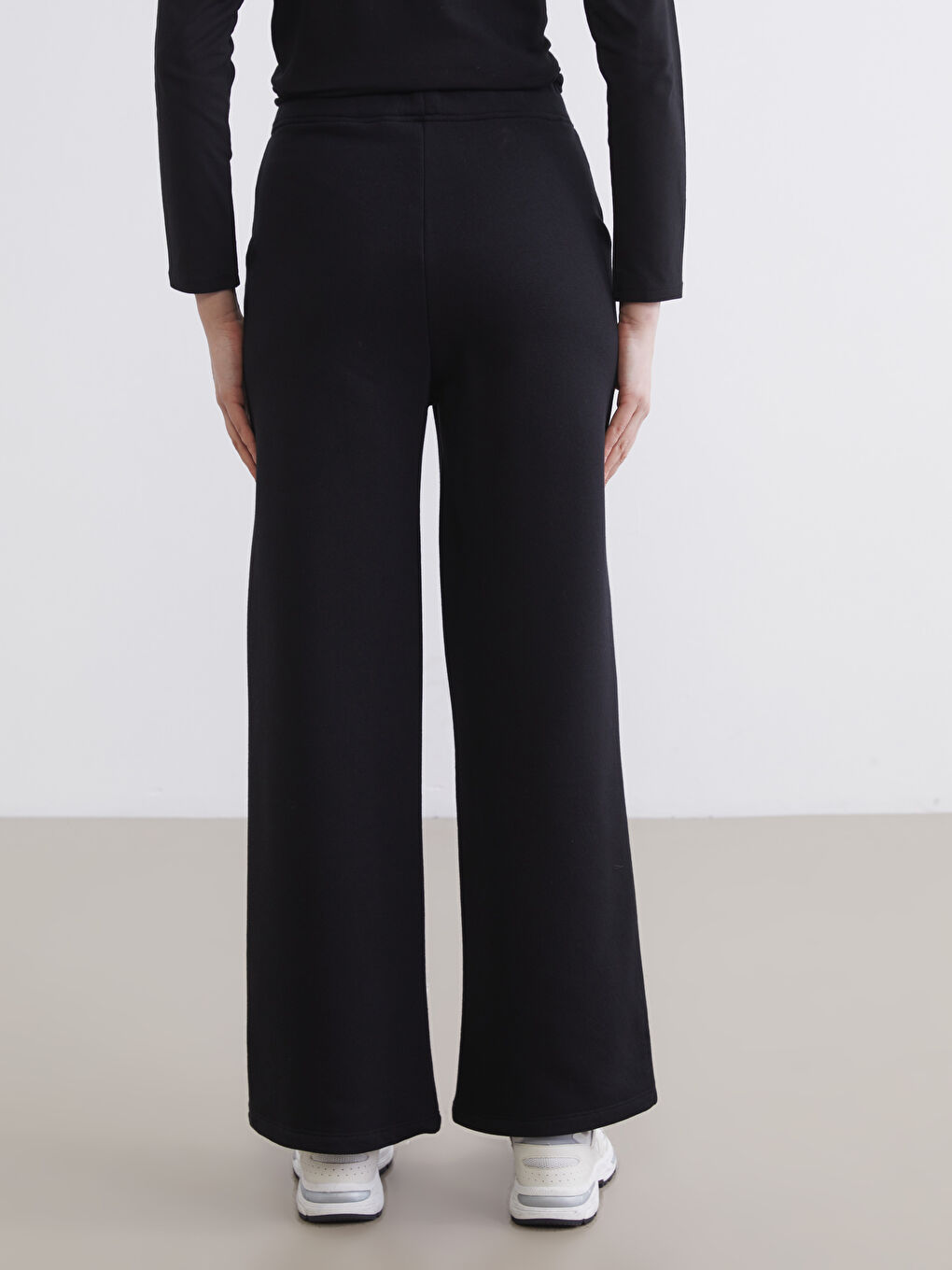 Siyah Beli Lastikli Geniş Paça Kadın Kalın Eşofman Altı-3