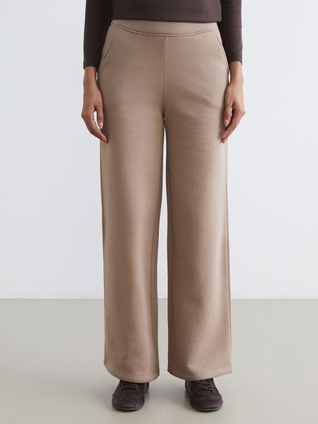 Women's Wide Leg Thick Sweatpants with Elastic Waist-1