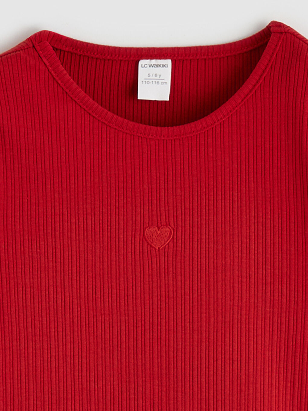 Kırmızı Bisiklet Yaka Kalp Nakışlı Kız Çocuk Tişört	-2