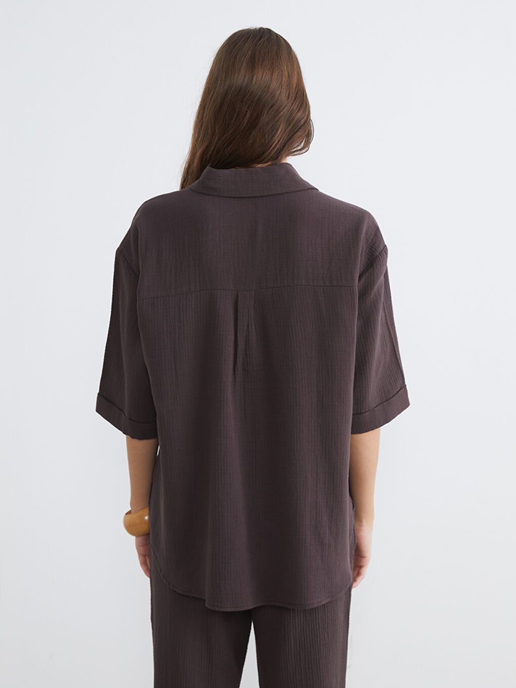 Kahverengi Dokulu Oversize Müslin Kadın Gömlek-3