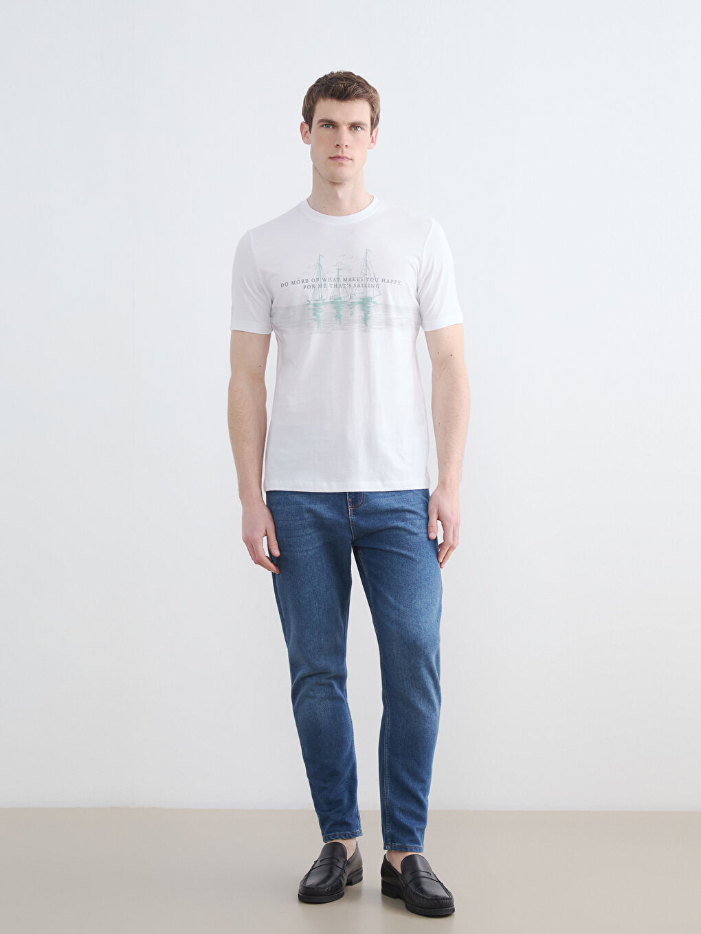 تيشيرت محبوك رجالي مطبوع بياقة دائرية-1