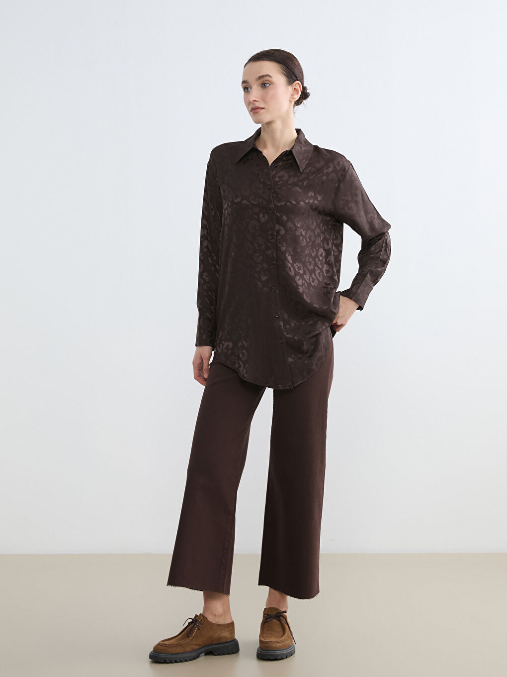 Kahverengi Desenli Saten Kadın Gömlek Tunik-1