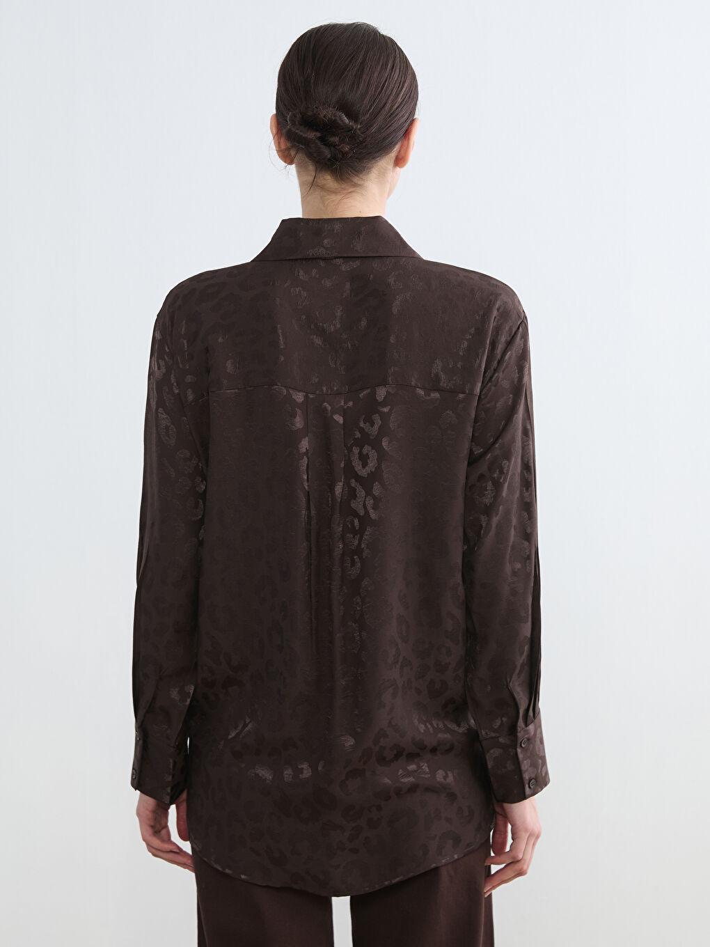 Kahverengi Desenli Saten Kadın Gömlek Tunik-3