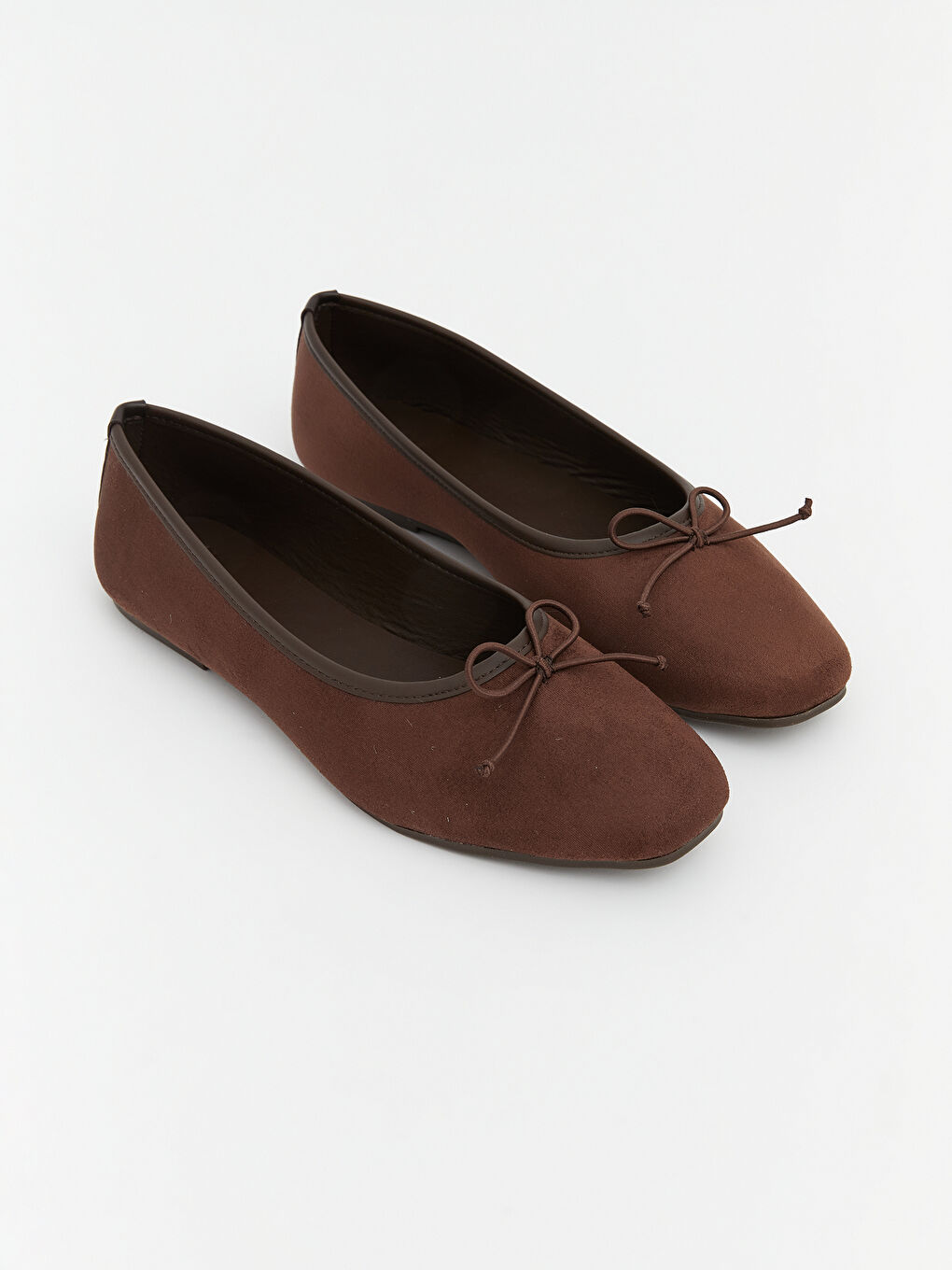 Kahverengi Deri Görünümlü Kadın Babet