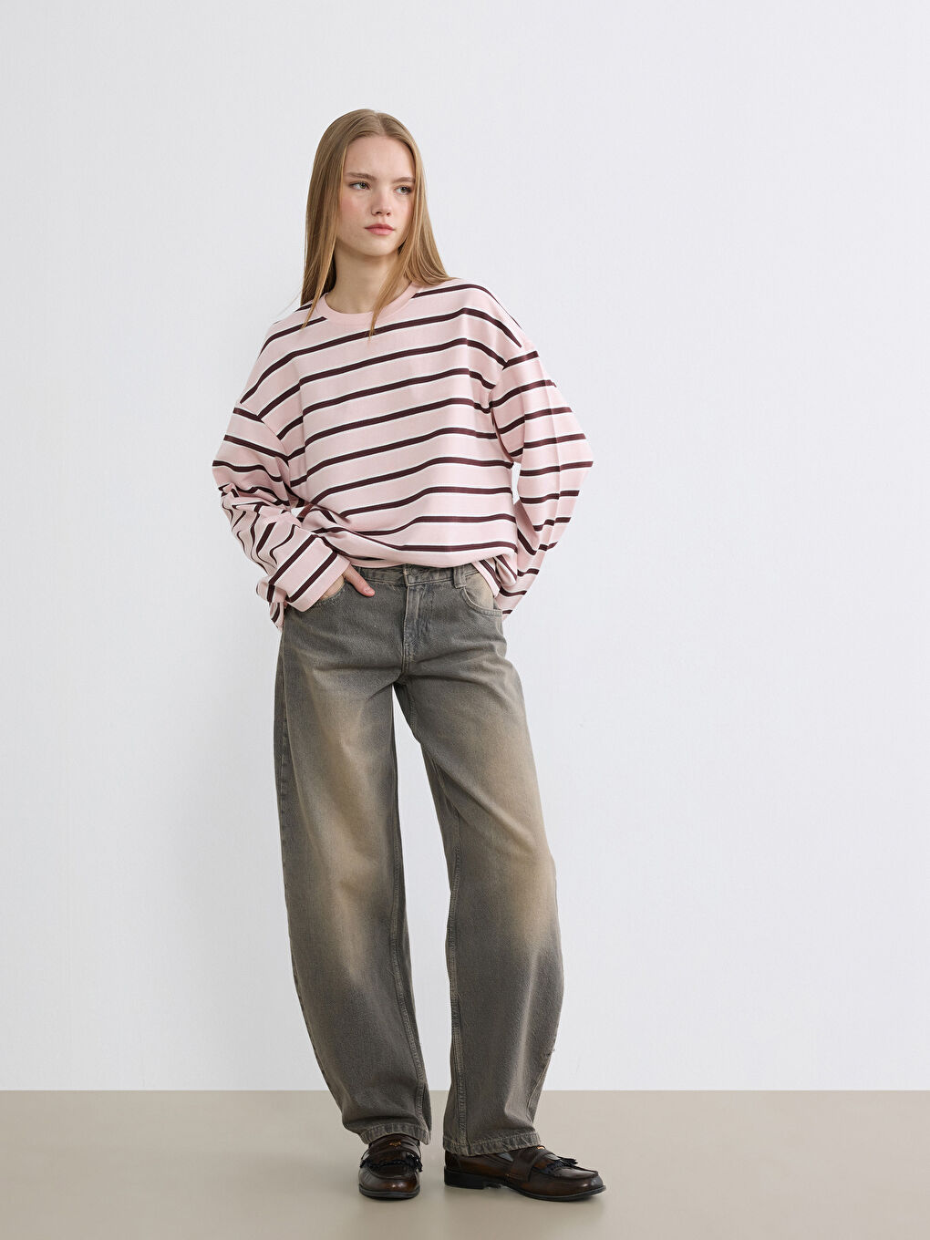 Суитшърт за жени с кръгло деколте, раиран, овърсайз-1