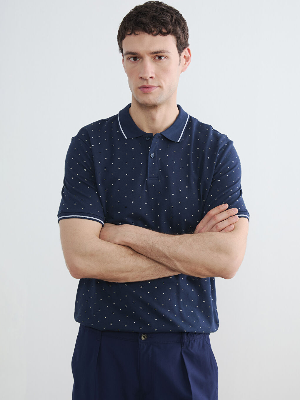 تي شيرت رجالي بقصة ضيقة بياقة بولو