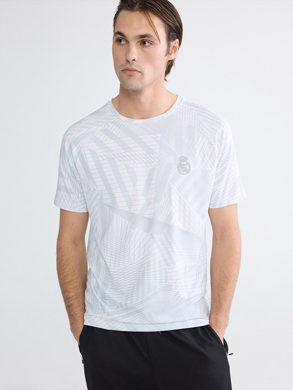 Gri Bisiklet Yaka Real Madrid Baskılı Erkek Tişört