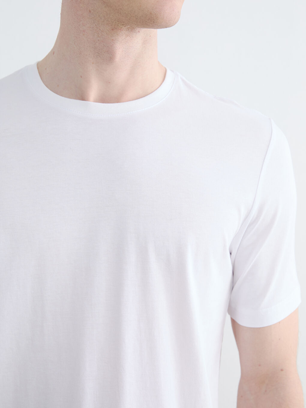 تي شيرت رجالي بياقة دائرية-2