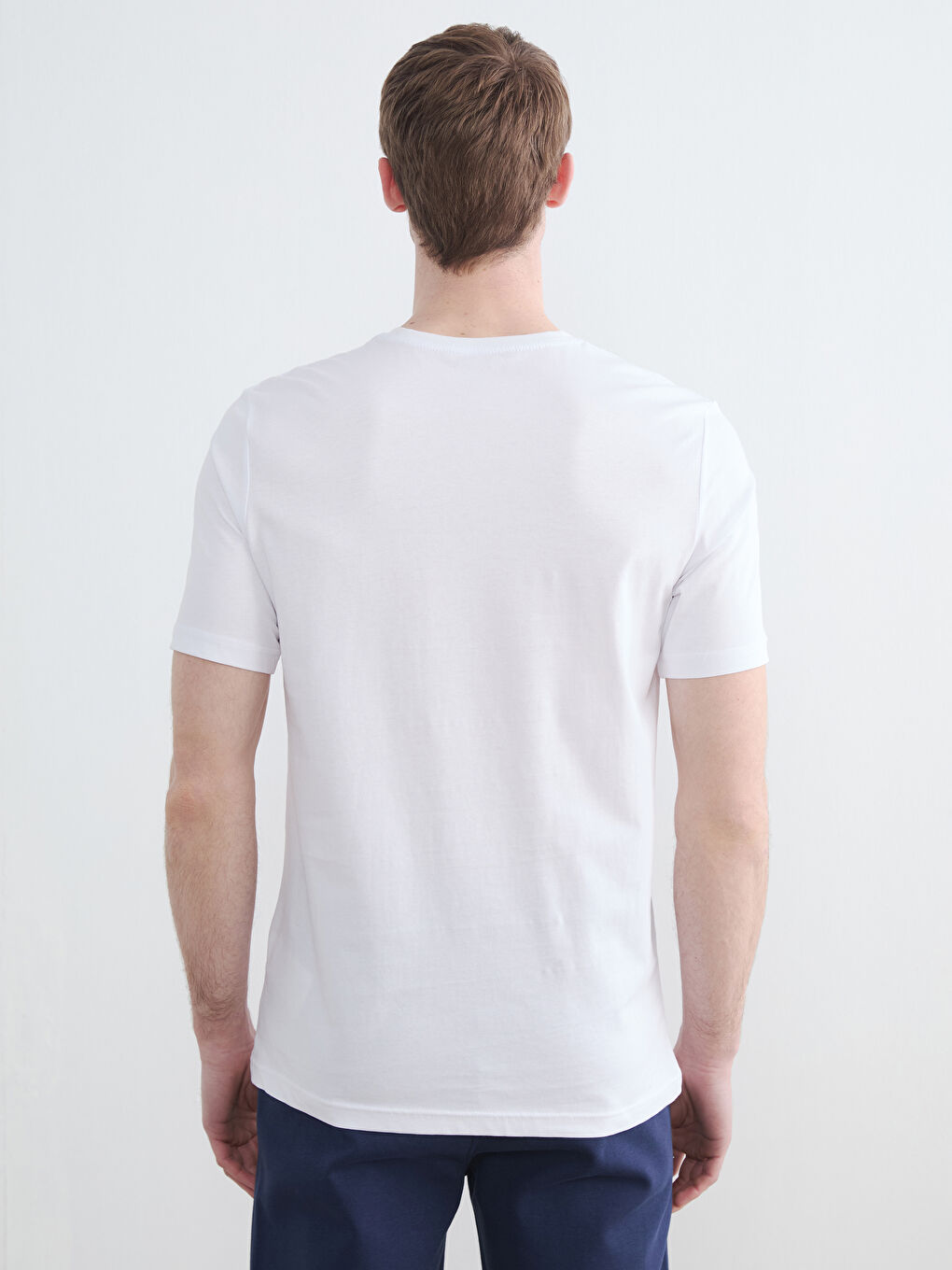 تي شيرت رجالي بياقة دائرية-3