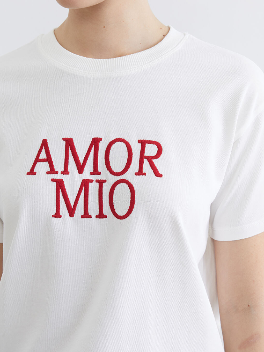 Ekru Bisiklet Yaka Baskılı Kadın Tişört-2