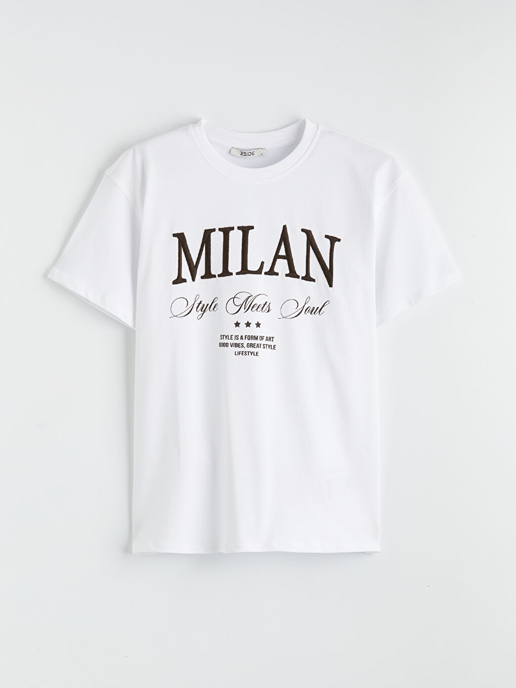 Ekru Bisiklet Yaka Milan Nakışlı Kadın Tişört