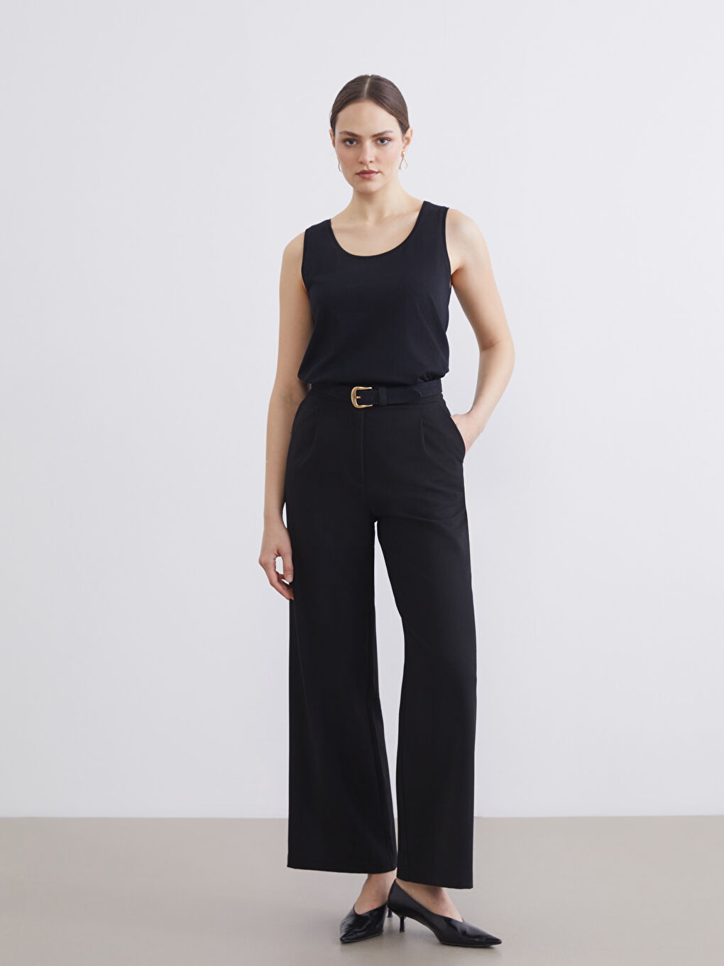 Siyah U Yaka Kadın Atlet-1