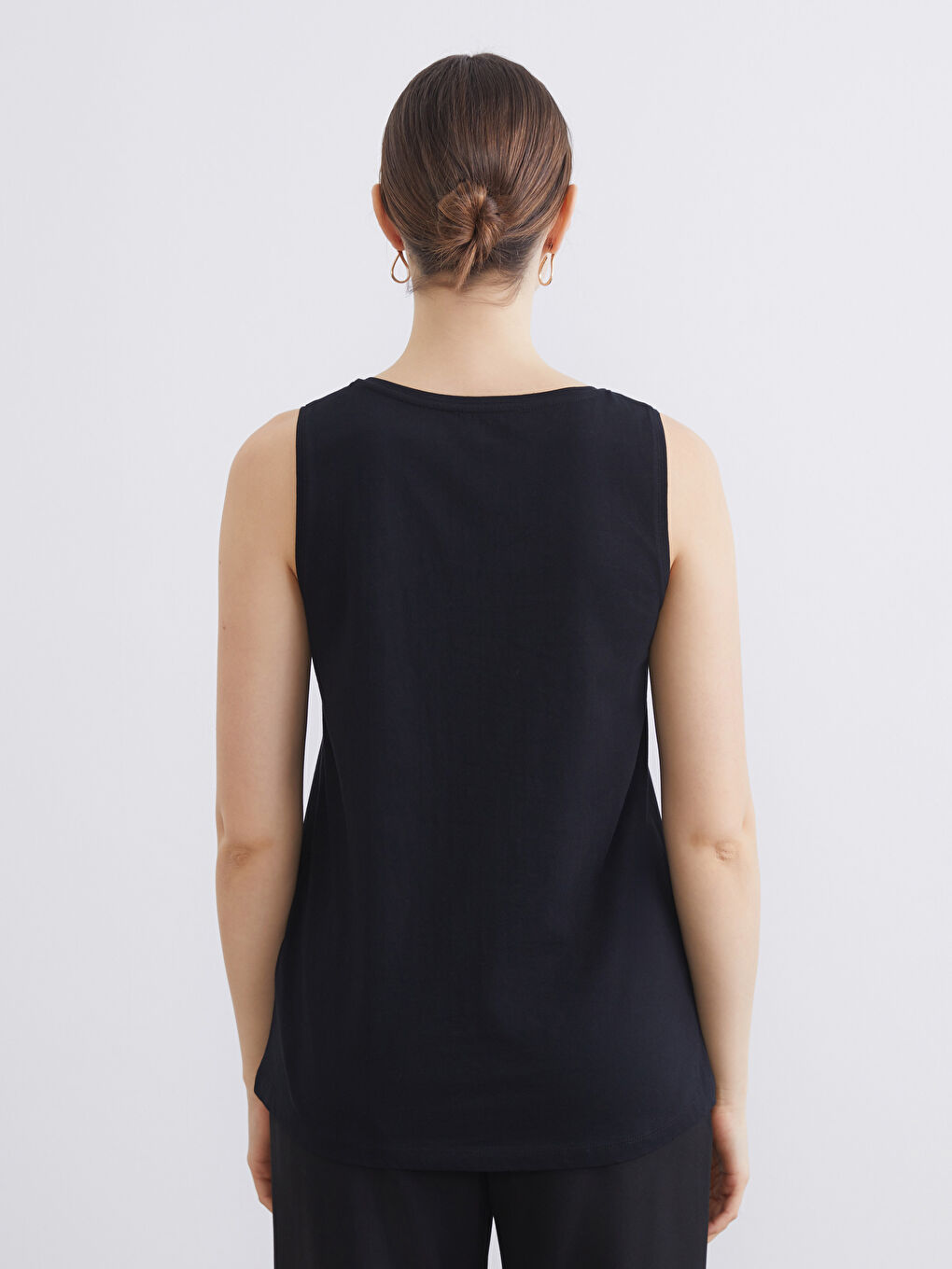 Siyah U Yaka Kadın Atlet-3