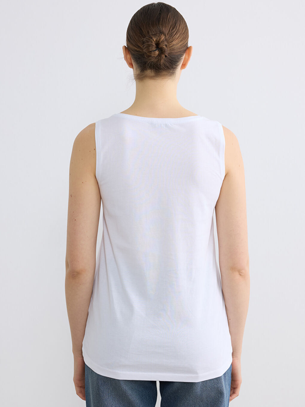 Beyaz U Yaka Kadın Atlet-3