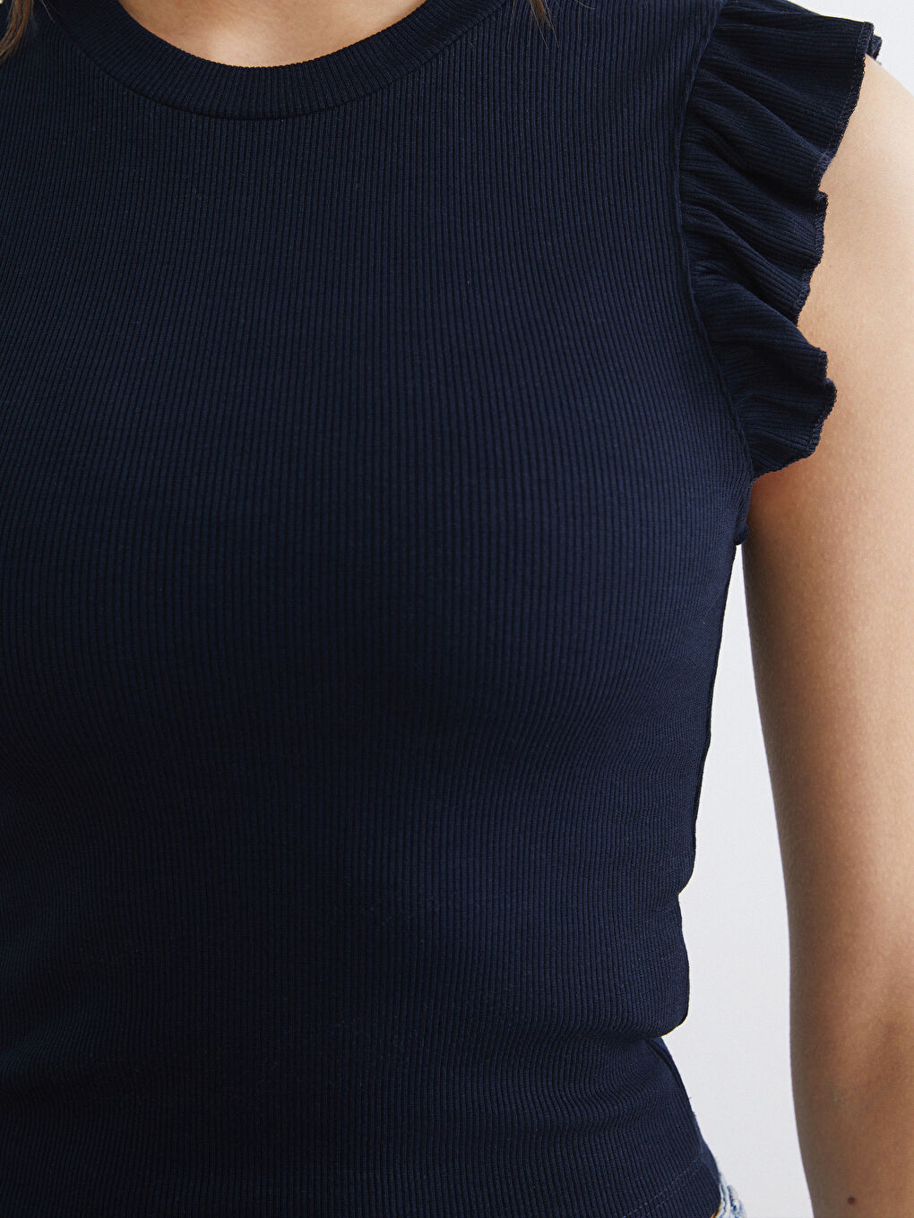 Lacivert Bisiklet Yaka Fırfırlı Kadın Atlet-2