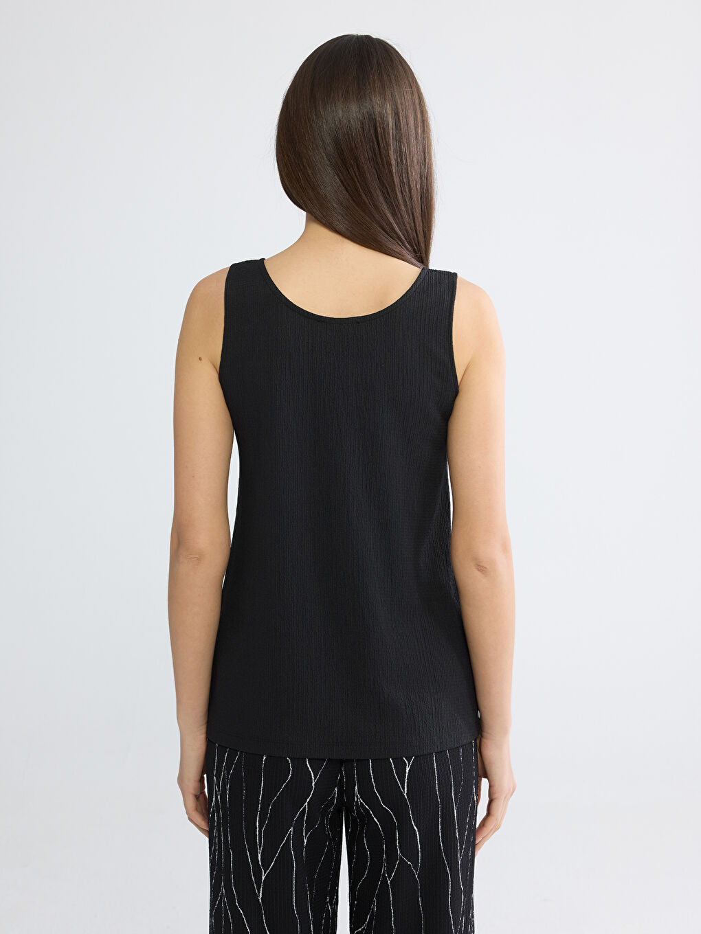 Siyah U Yaka Dokulu Kadın Atlet-3