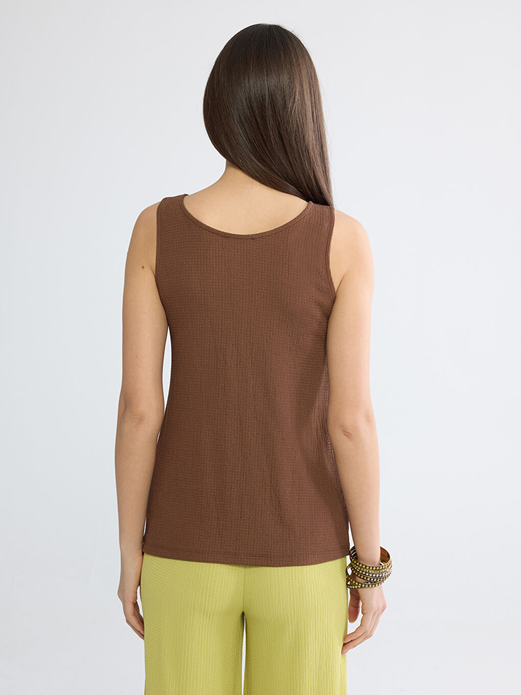 Kahverengi U Yaka Dokulu Kadın Atlet-3