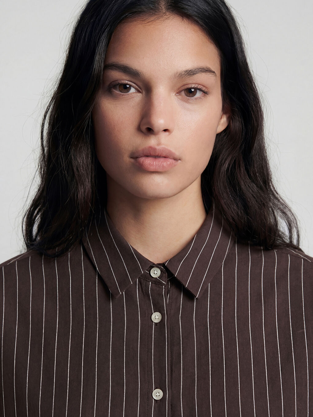 قميص نسائي واسع بخطوط.-1