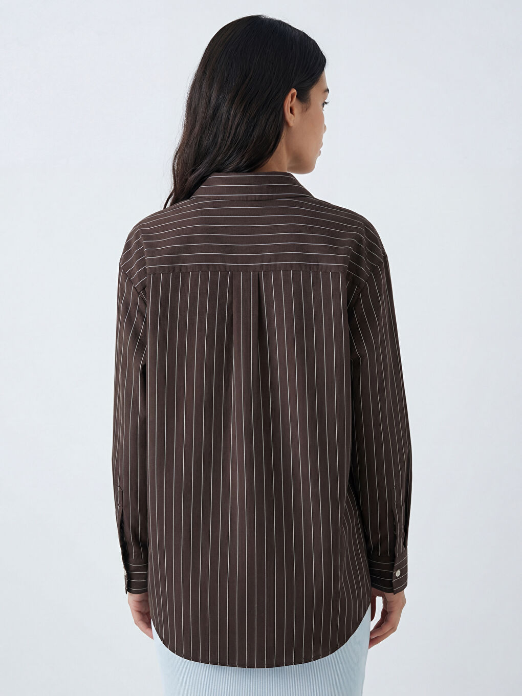 قميص نسائي واسع بخطوط.-2