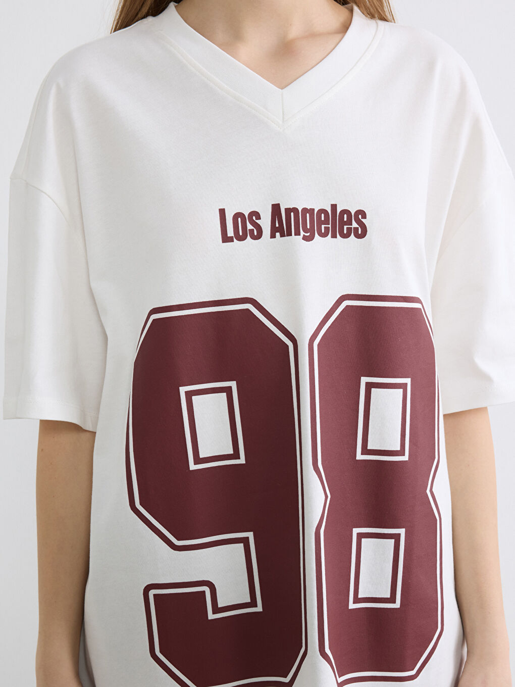 V-Neck Oversized Women's T-Shirt with Los Angeles Print-2