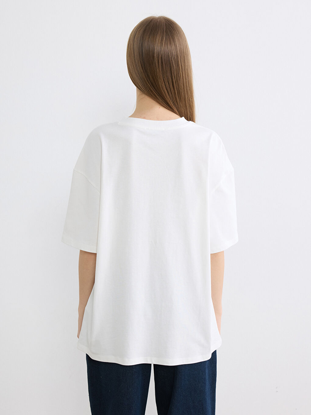 V-Neck Oversized Women's T-Shirt with Los Angeles Print-3