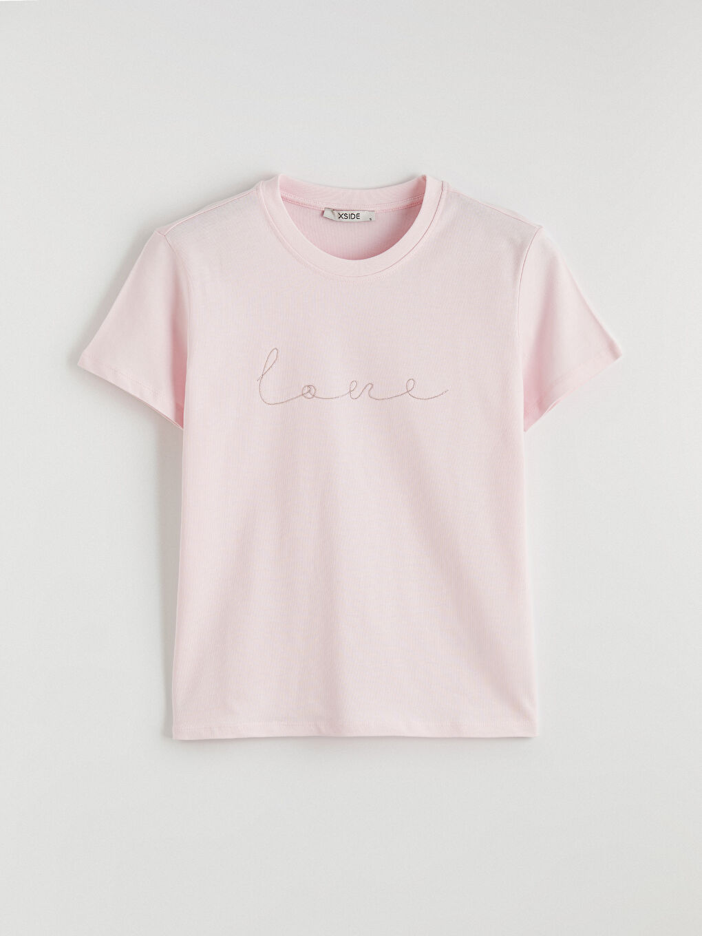 Pembe Bisiklet Yaka Nakışlı Kadın Tişört