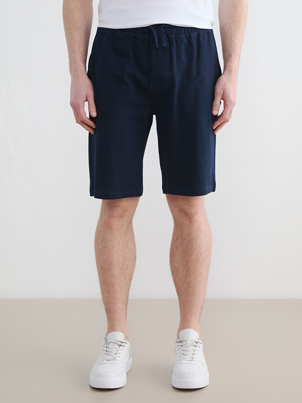 شورت رجالي بقصة عادية من قماش بيكيه-1