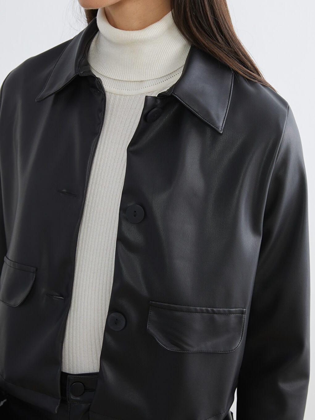 Siyah Gömlek Yaka Kadın Deri Görünümlü Ceket-2