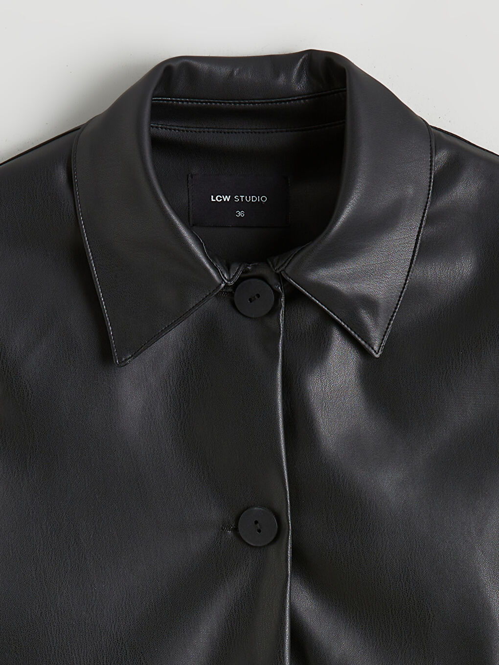 Siyah Gömlek Yaka Kadın Deri Görünümlü Ceket-5