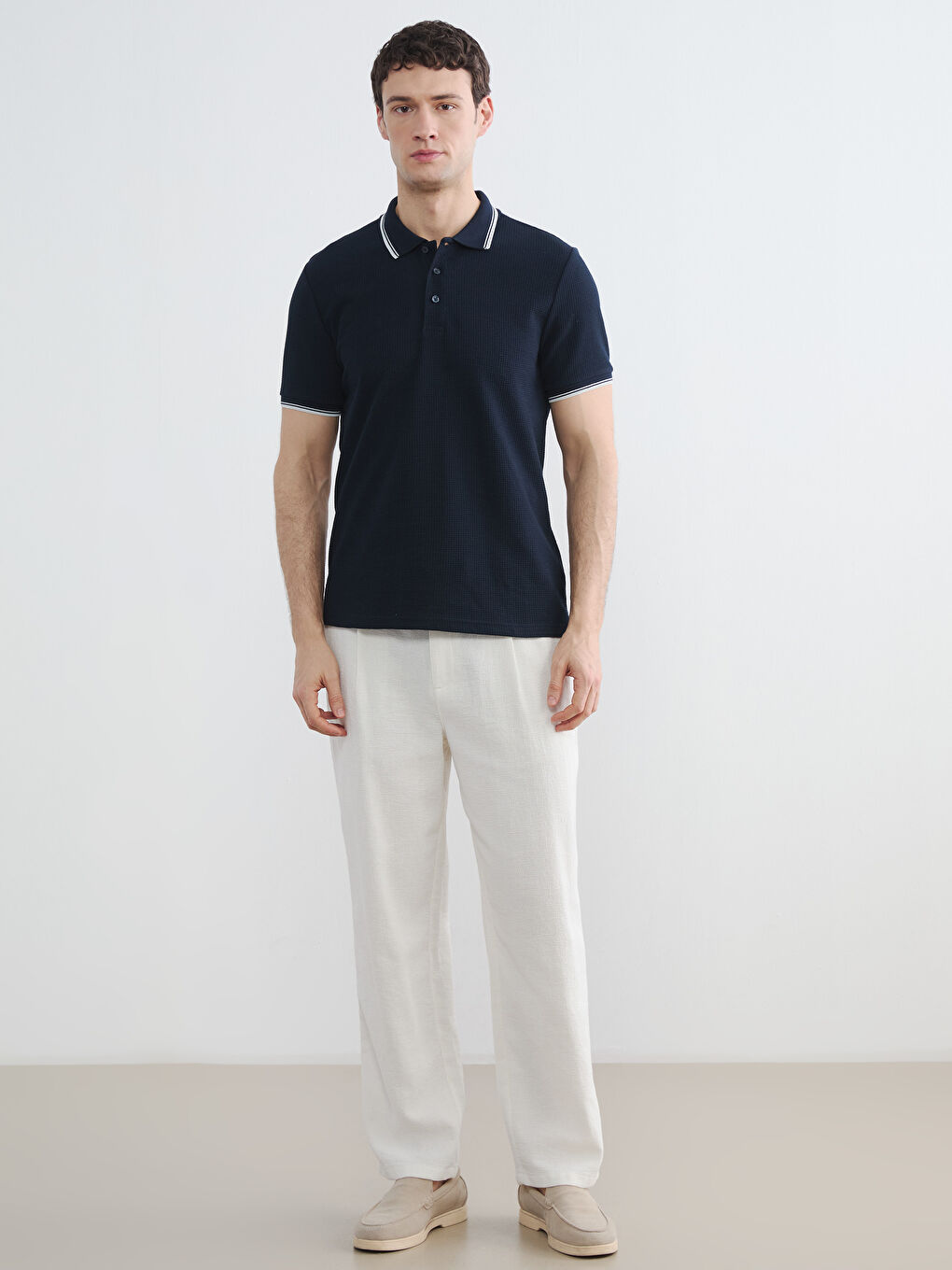 تي شيرت رجالي بياقة بولو من قماش بيكيه-1