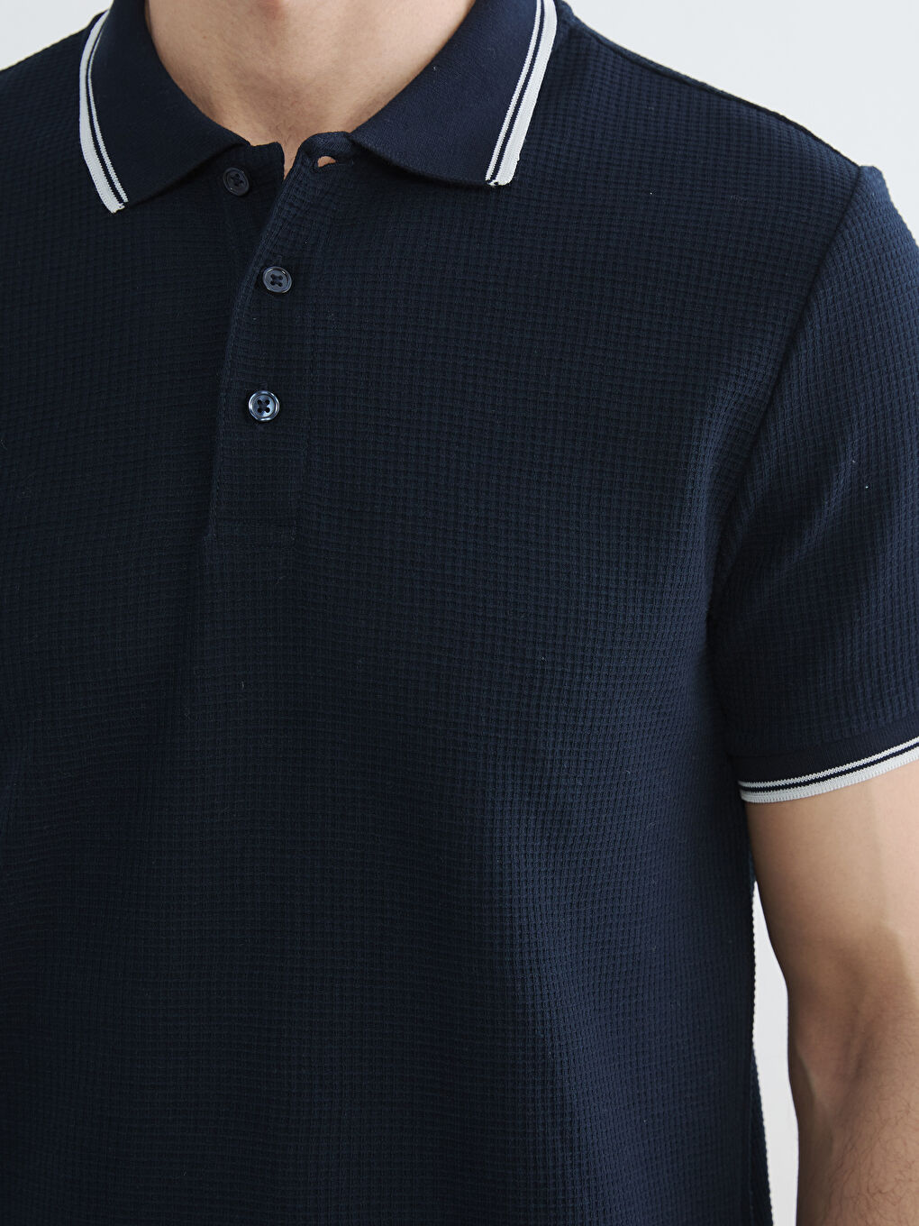 تي شيرت رجالي بياقة بولو من قماش بيكيه-2