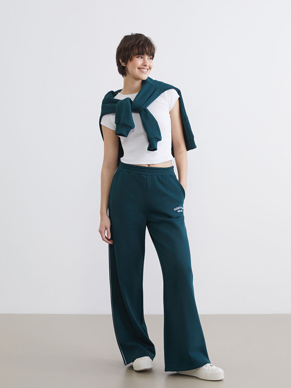 Woman GREEN Sweatpants