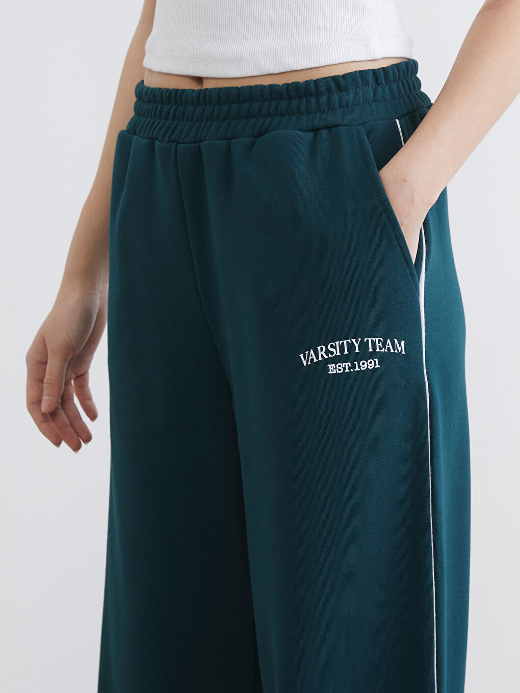 Woman GREEN Sweatpants-2
