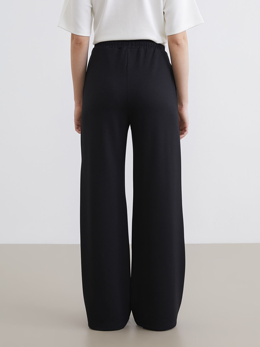 Siyah Beli Lastikli Geniş Paça Kadın Eşofman Altı	-3