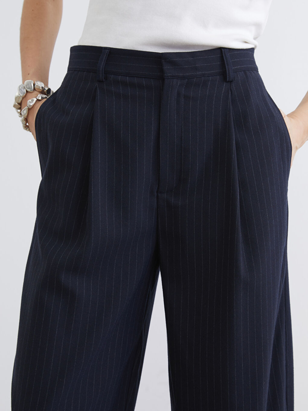 Lacivert Loose Fit Çizgili Kadın Kumaş Pantolon-2