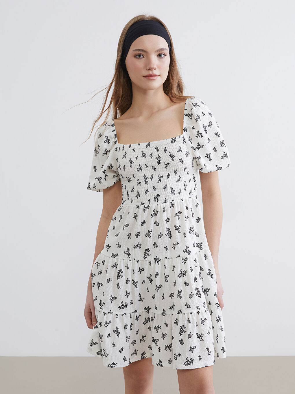 SVETLO BEŽ Haljina Žena