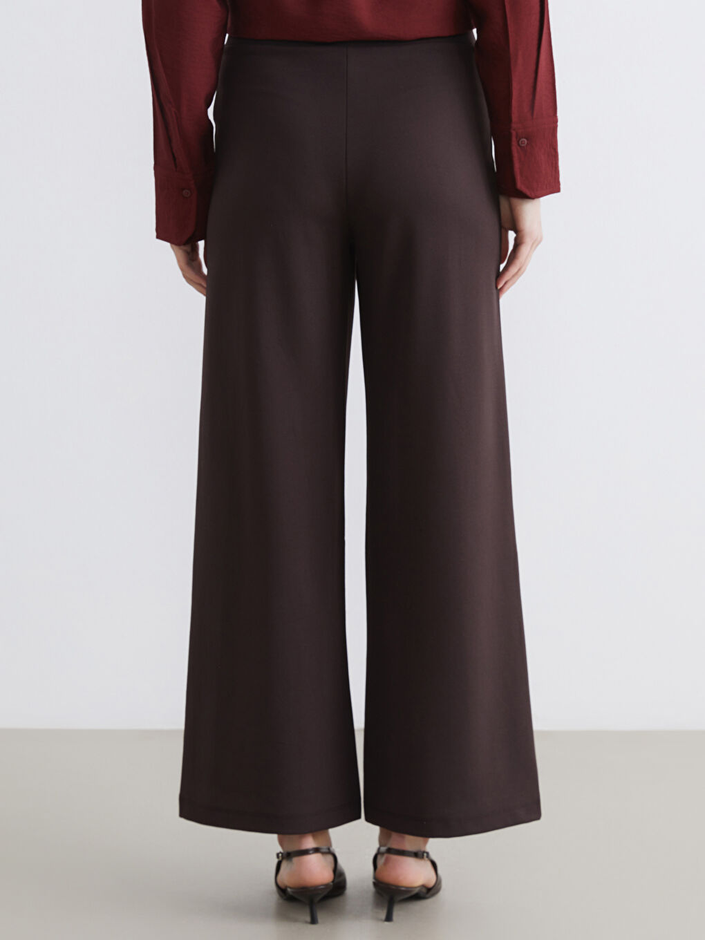 Kahverengi Beli Lastikli Geniş Paça Kadın Pantolon-3