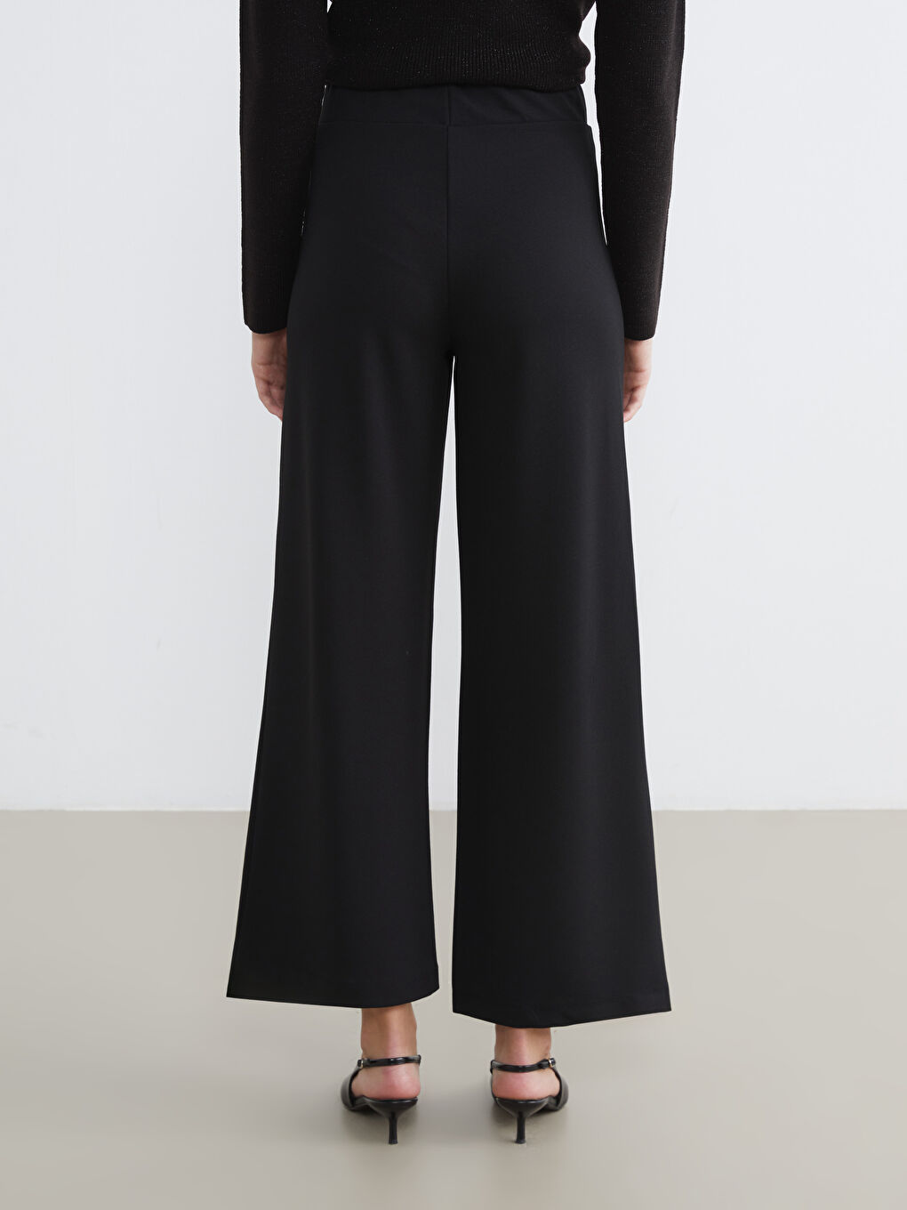 Siyah Beli Lastikli Geniş Paça Kadın Pantolon-3